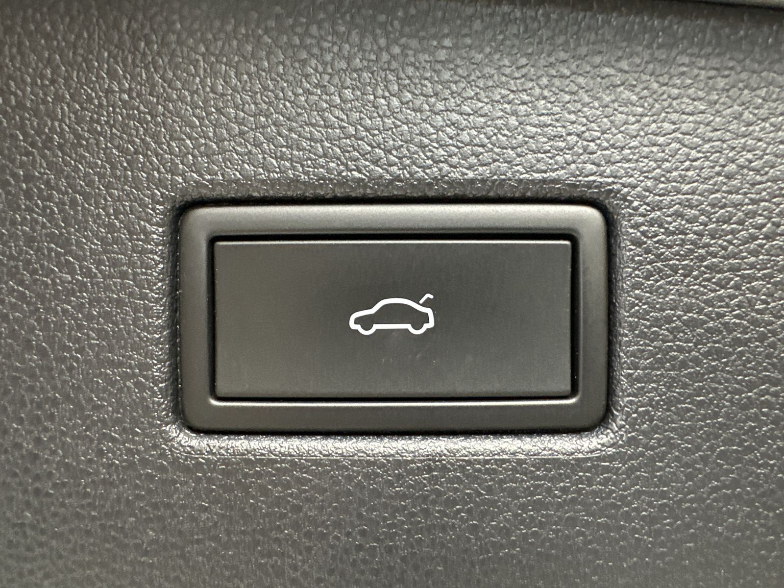 Fahrzeugabbildung Volkswagen Tiguan 1.4 TSI eHybrid R-Line NAV+MATRIX+360°+PP