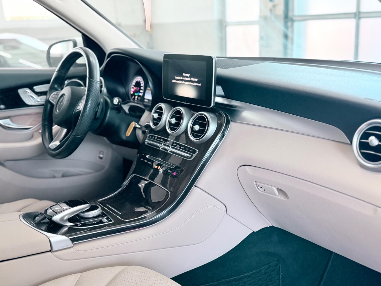 Mercedes-Benz GLC 300 AMG LINE KAMERA