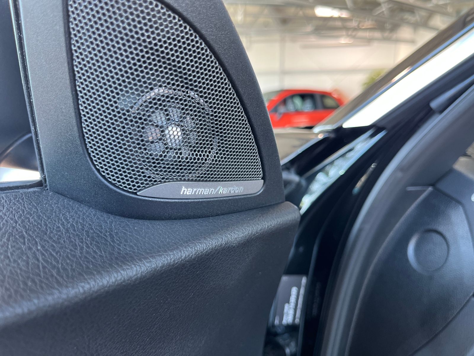 Fahrzeugabbildung BMW 220i Cabrio Sport Line H/K LEDER LED NAV SHZ 18"