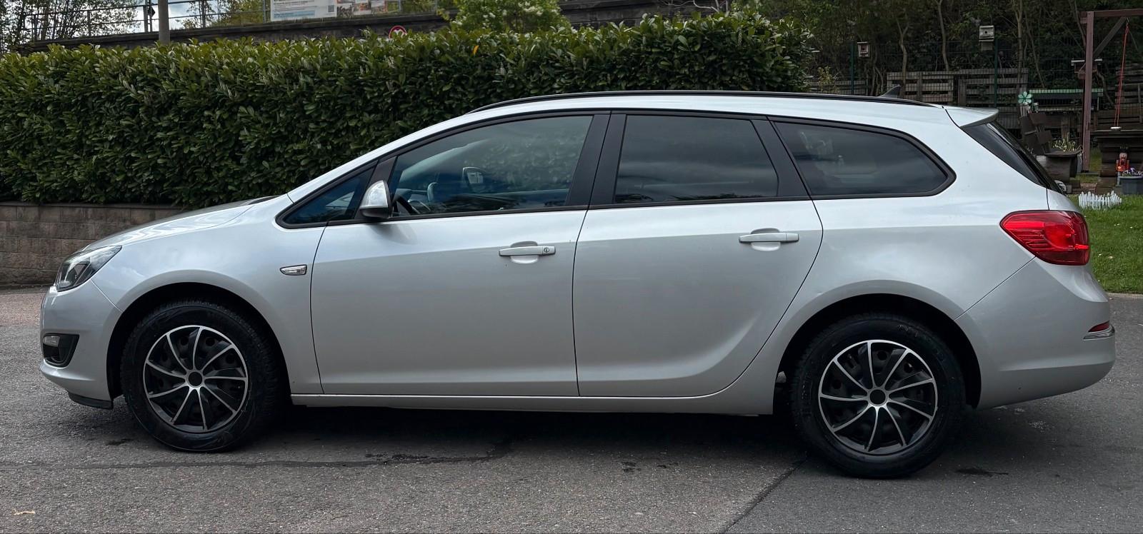 Opel Astra 2015 — photo 8