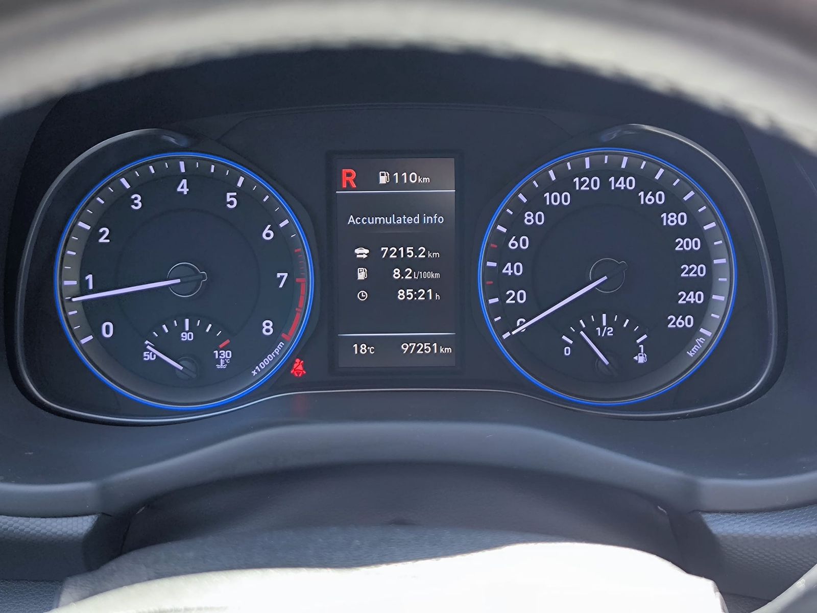 Fahrzeugabbildung Hyundai Kona Premium GLASD+LED+NAVI+KAM+SHZ+AHK+ACC+