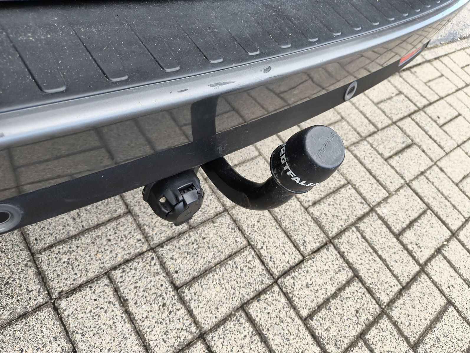Fahrzeugabbildung Fiat Doblo Kombi Maxi SX 1.6 Mjet 5 Sitzer + AHK