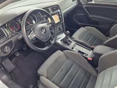 Fahrzeugabbildung Volkswagen Golf VII Variant Comfortline Navi SiHz PDC ACC