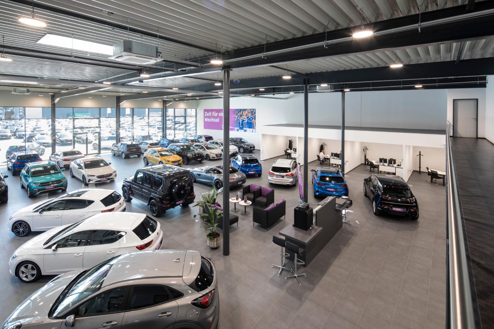showroom-image-top