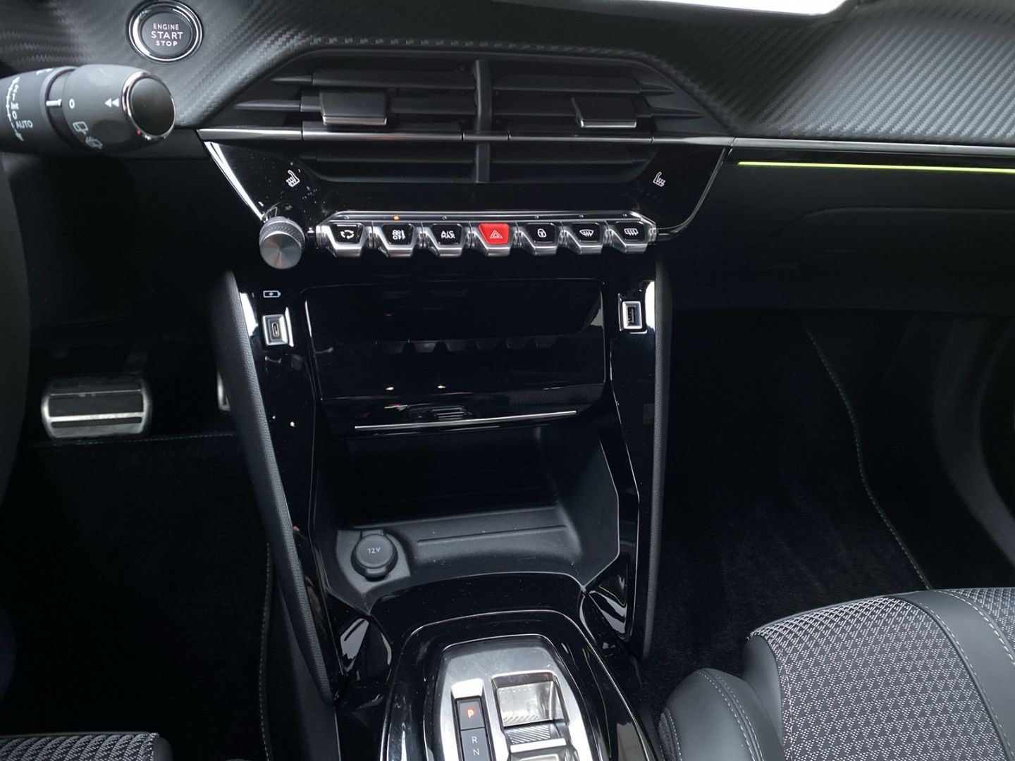 Fahrzeugabbildung Peugeot 2008 e- GT Elektromotor 136