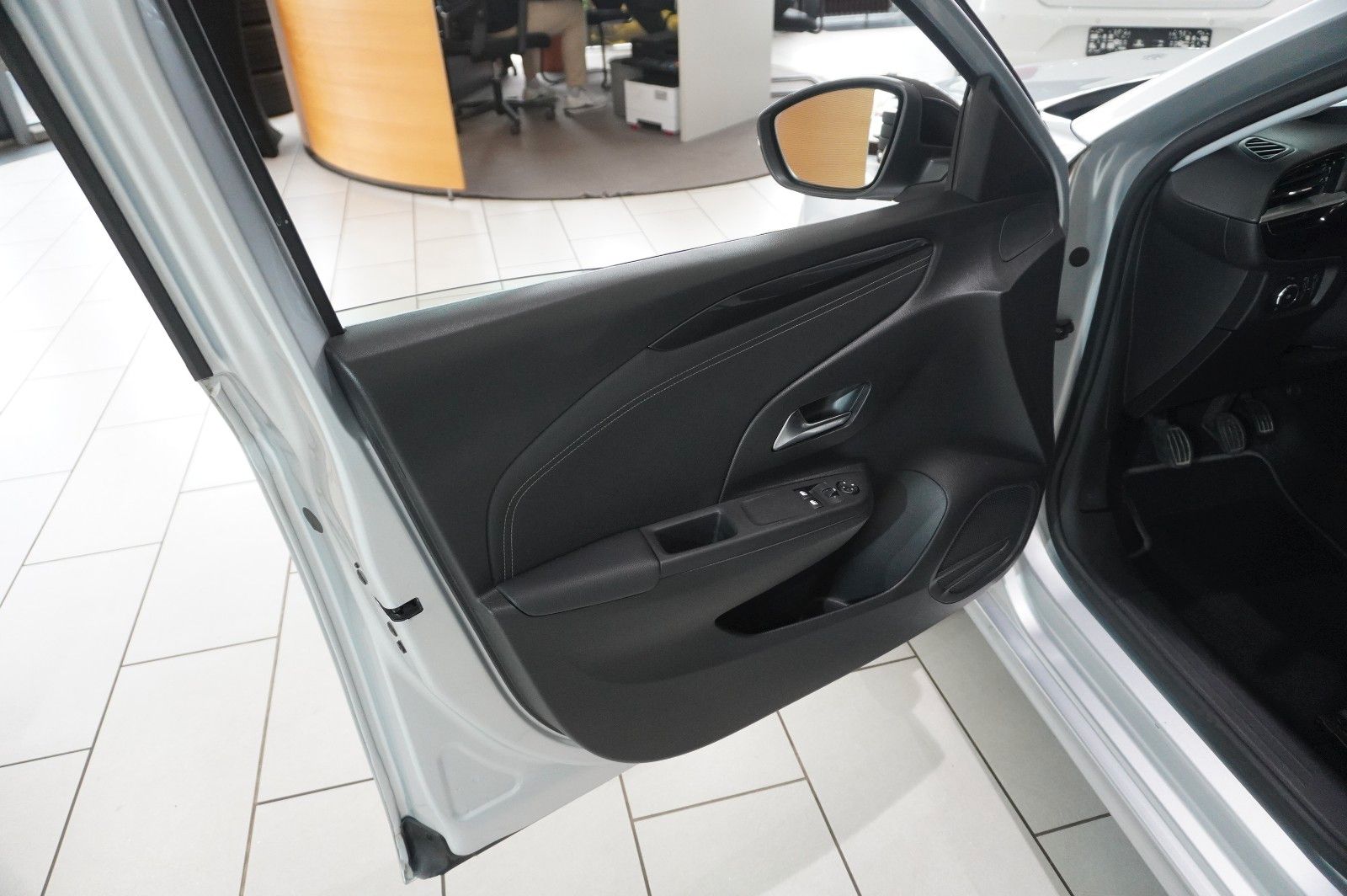 Fahrzeugabbildung Opel Corsa F 1.2 ELEGANCE NAVI/LED/TEMP./SPORT/DAB+