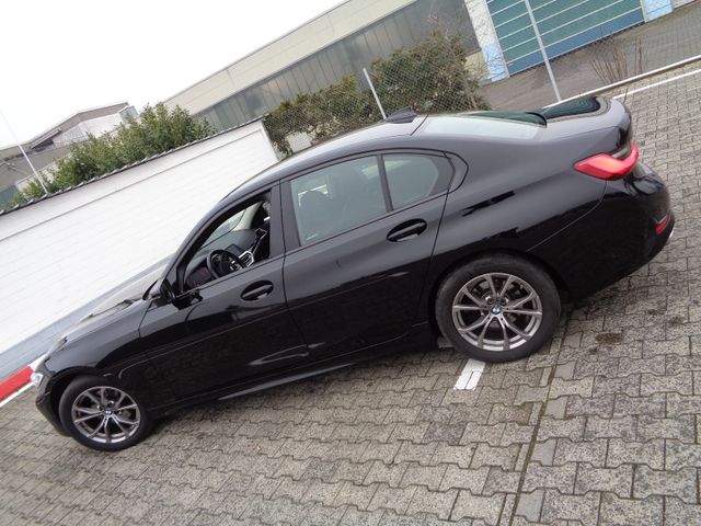 BMW 320d Aut.Sport L.Leder Live C.Park As.AHK Shadow