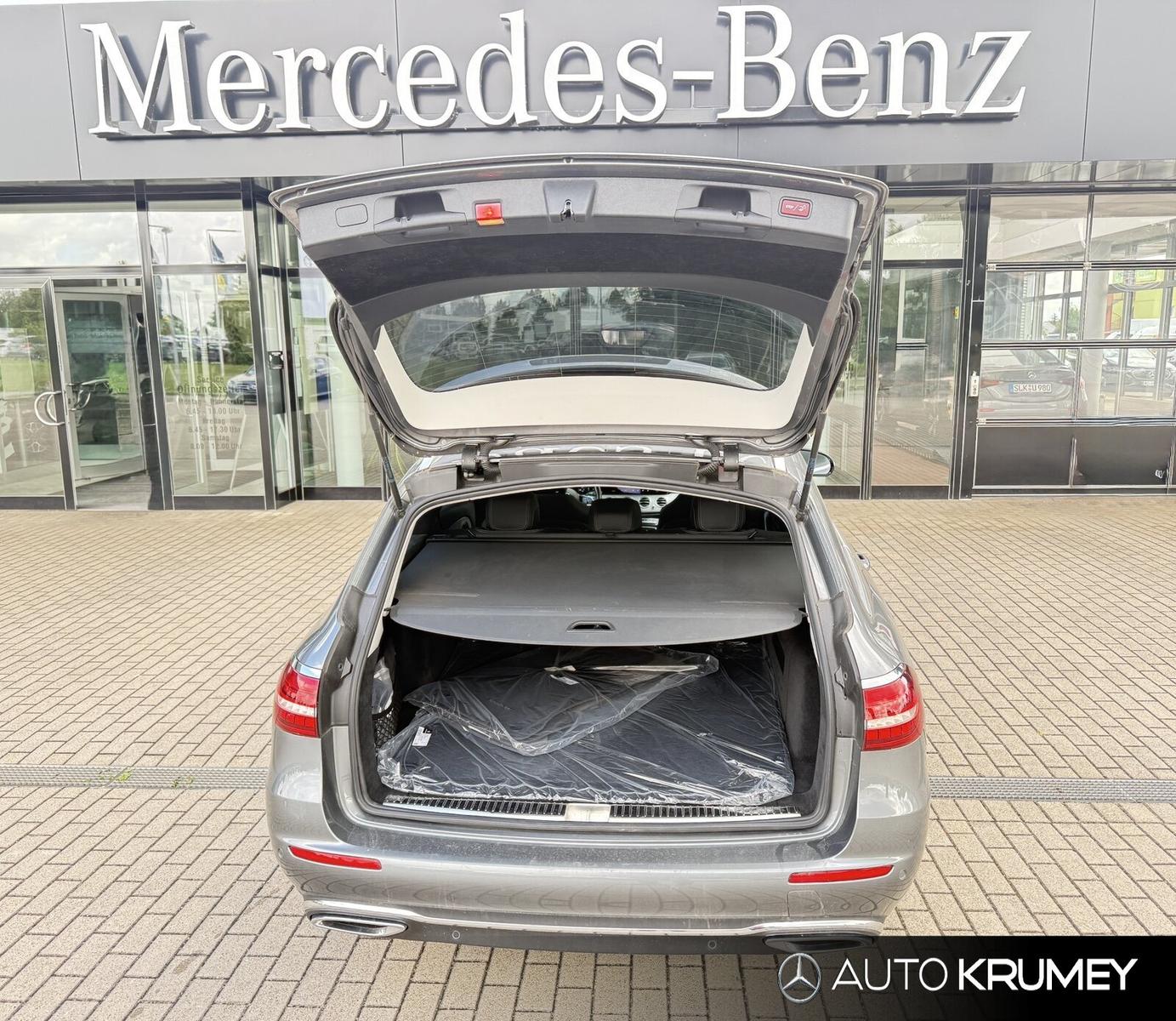 Mercedes-Benz E 220 d 4M T AVANTGARDE+LED+Spur+TotwinkelNavi