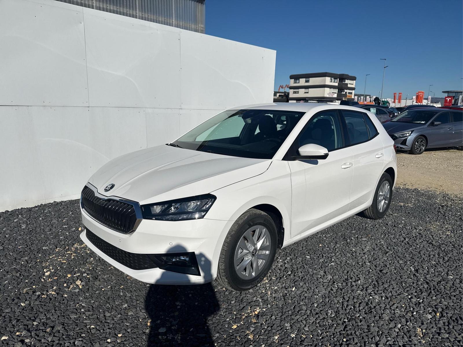 Skoda Fabia SELECTION DSG PDC v+h KLIMAAUTOMATIK 1....