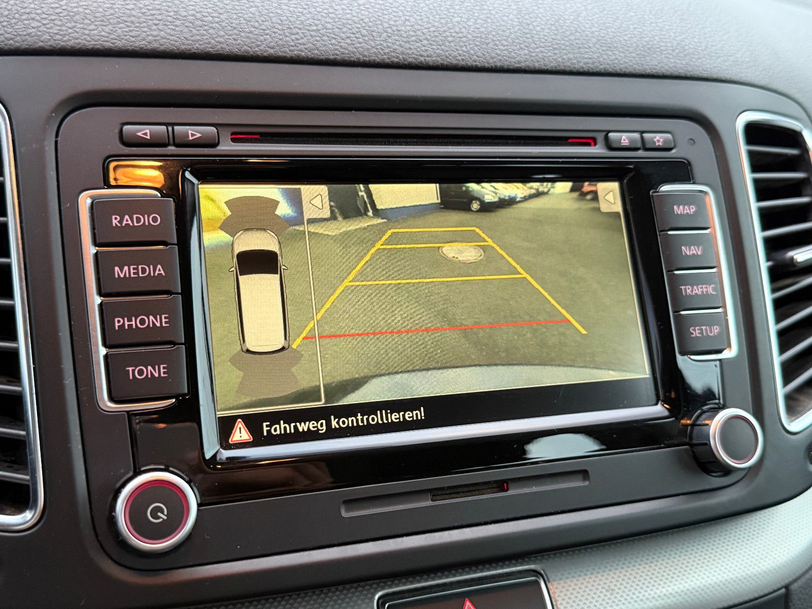 Fahrzeugabbildung Volkswagen Sharan Comfortline BMT DSG Navi Kamera SHZ Klima