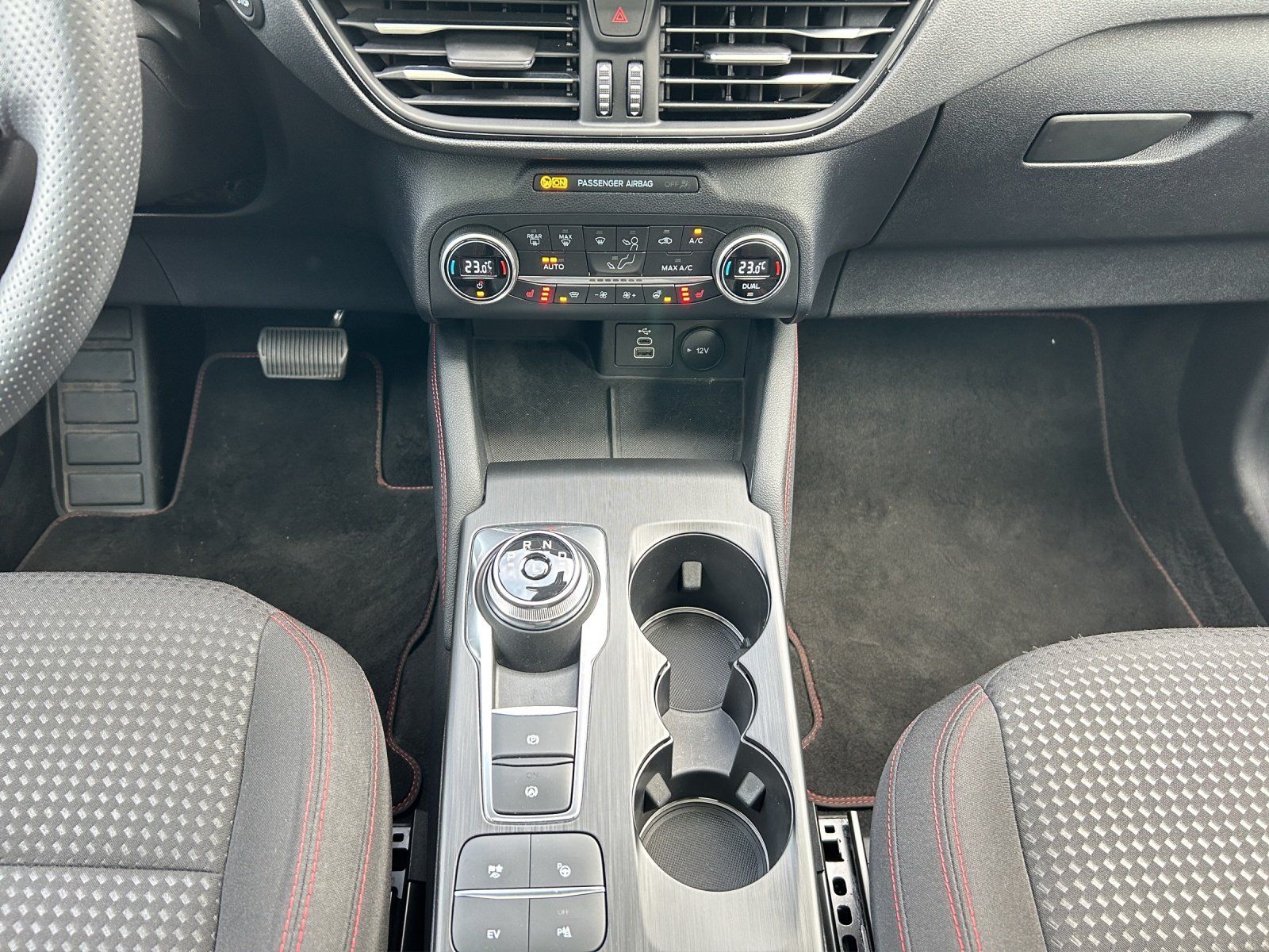 Fahrzeugabbildung Ford Kuga 2.5 PHEV ST-Line Aut./ACC/KAMERA/PANO/SHZ/