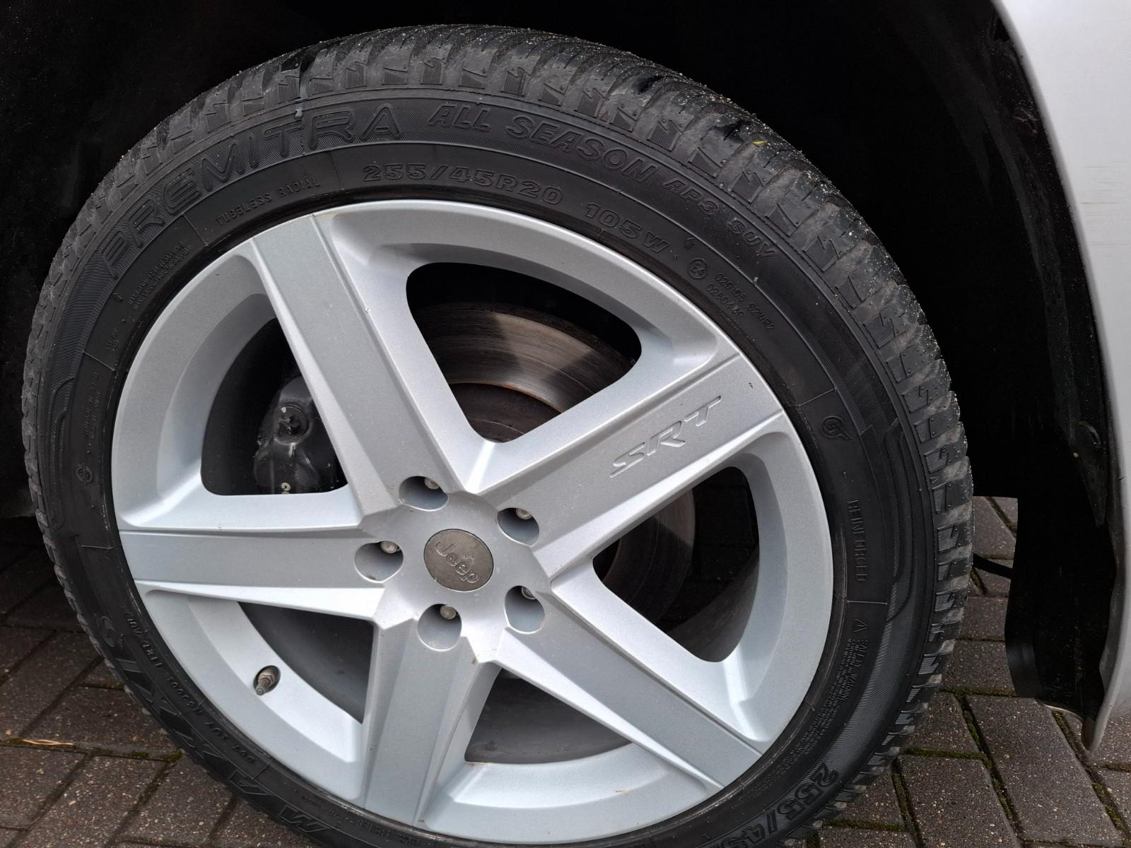 JEEP GRAND CHEROKEE SRT8 6.1 V8 HEMI BVA | 426 ch | 4X4 | PACK SPORT | VOLANT EN CUIR