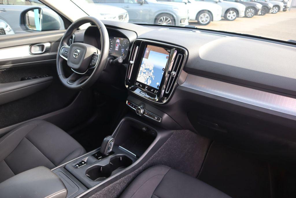 Volvo XC40 T3 Geartronic Momentum Pro|AHK|NAVI|R-CAM|