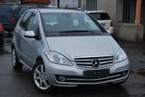 Mercedes-Benz A 170 AUTOM Leder/ KLIMA/ 1HAND/NEU TÜV/PDC - Mercedes-Benz A 170 mit Benzin-Antrieb