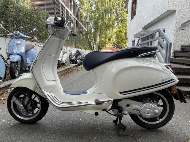 Vespa Primavera 50 YACHT CLUB limitiert