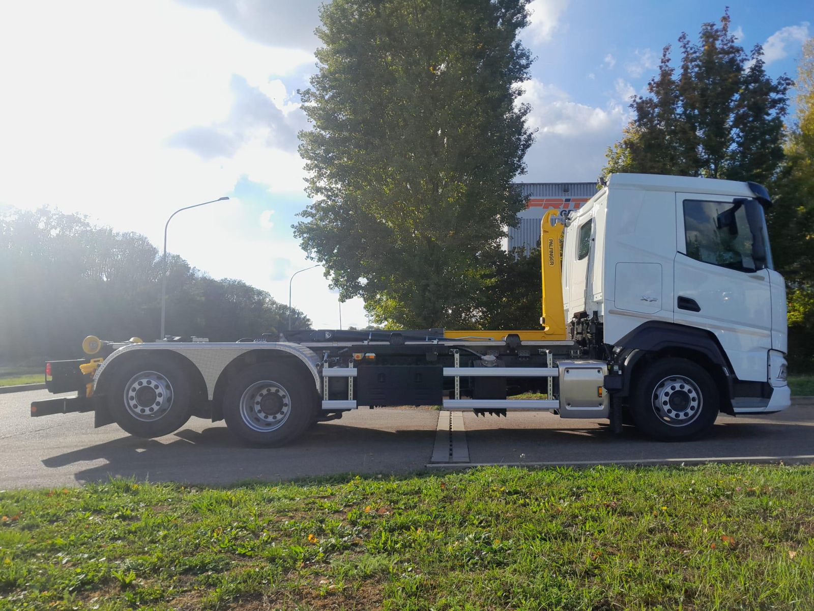 Fahrzeugabbildung DAF FAN XF 480 NGD Abrollkipper PHT 20 Palfinger