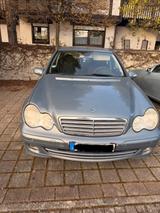 Mercedes-Benz C 180 KOMPRESSOR CLASSIC  - Mercedes-Benz C 180: Grün, Limousine