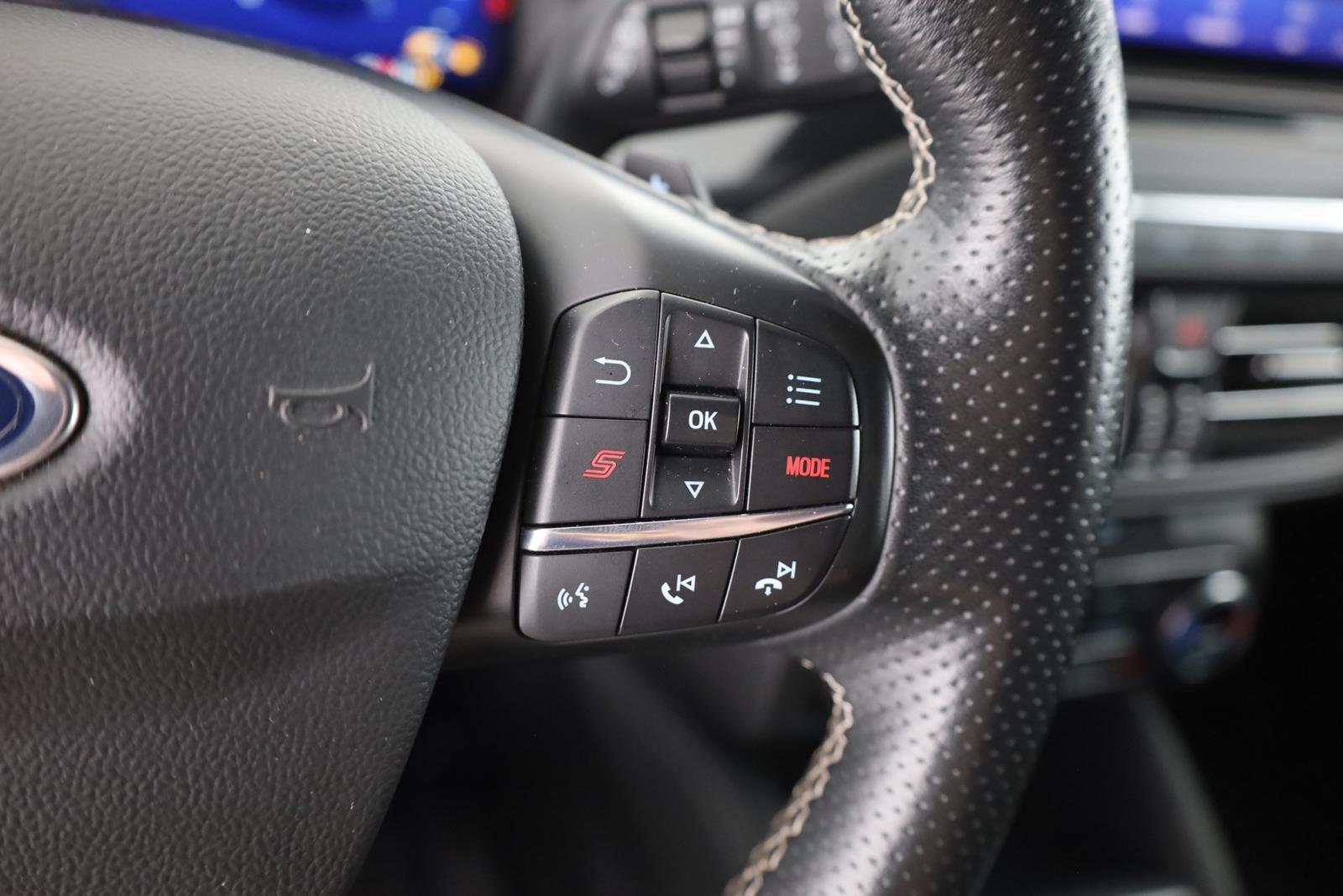 Ford Focus Turnier 2.3 EB ST LED Navi Kamera ACC AHK