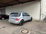 Mercedes-Benz Ich verkaufe einen Mercedes ML 270. - gebrauchte Mercedes-Benz ML 270 aus dem Jahr 2002