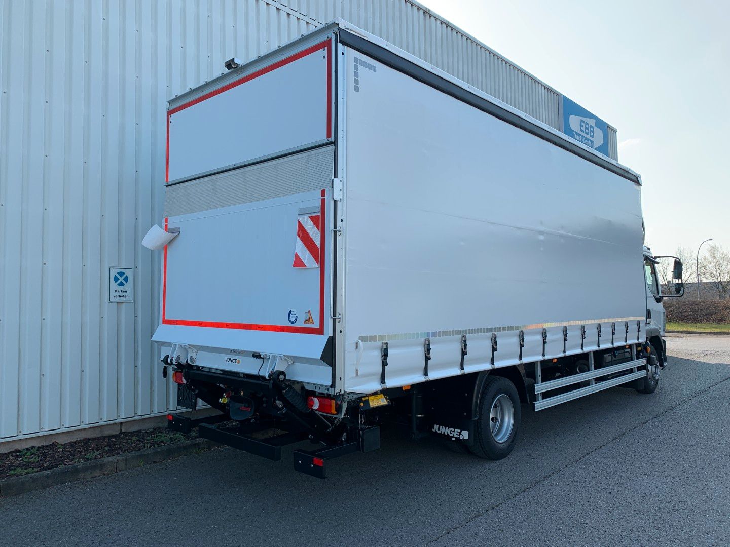 Fahrzeugabbildung DAF FA XB 290 16t Curtainsider