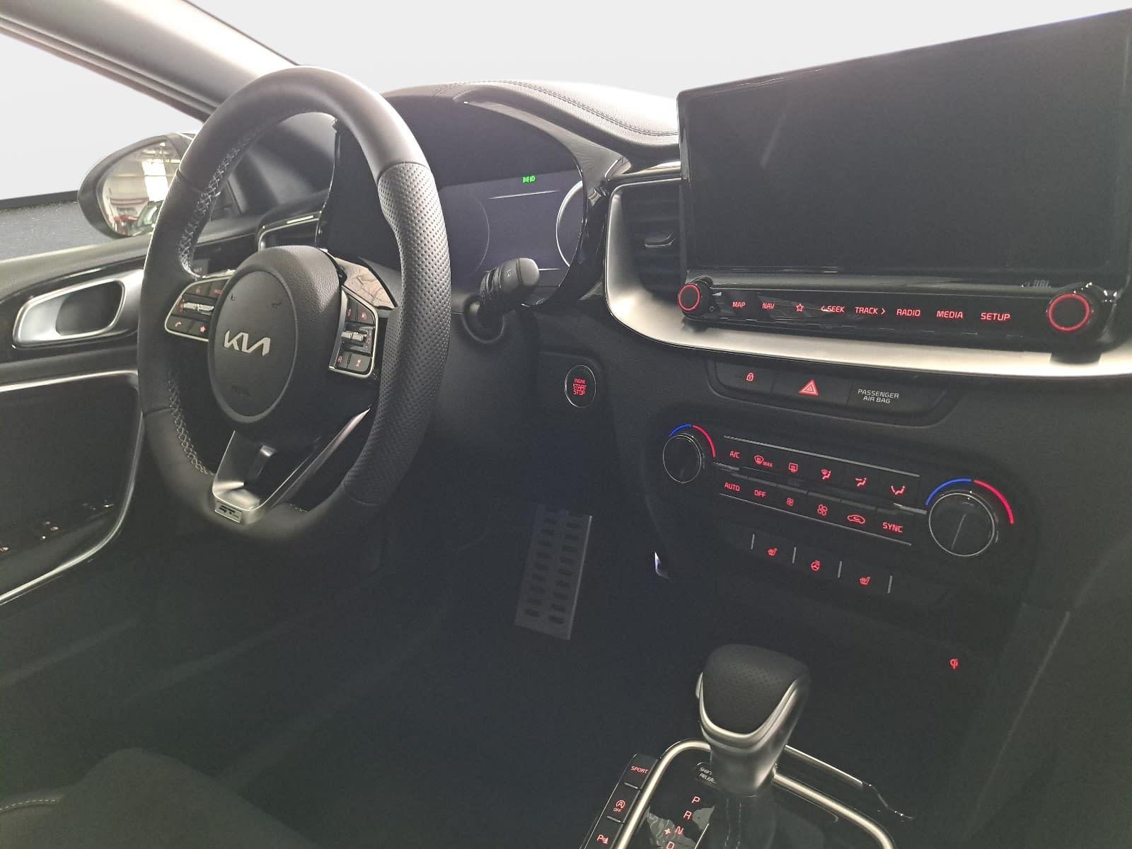 Kia CEED SW 1.5 T-GDI DCT7 GT-LINE TECHNOLOGIE LEDER