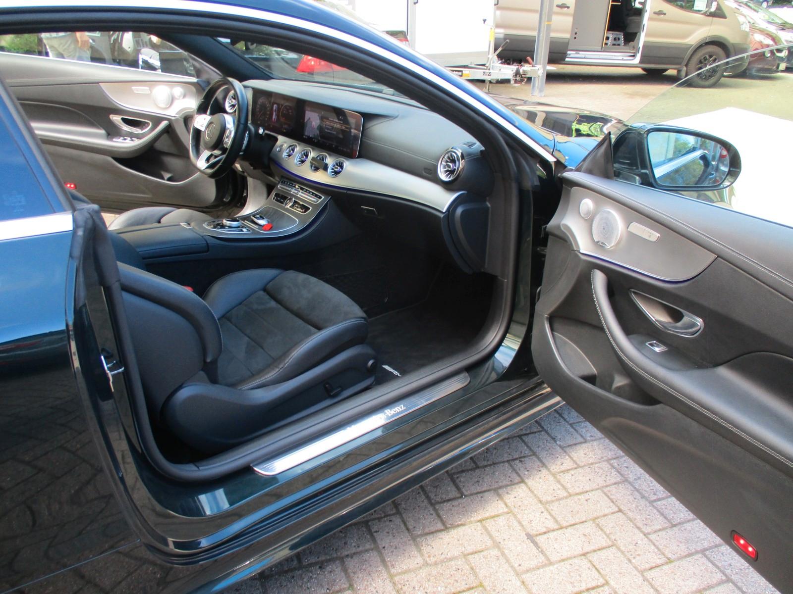 Mercedes-Benz E 220 d Coupe 4Matic / AMG Linie