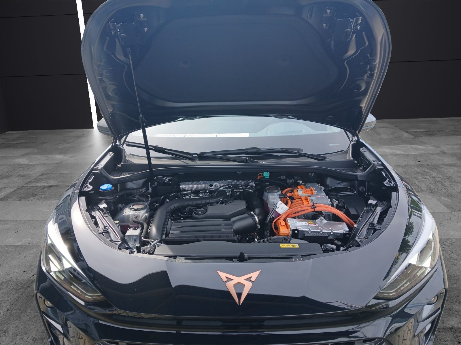 Fahrzeugabbildung CUPRA Terramar 1.5 e-Hybrid MATRIX Sennheiser