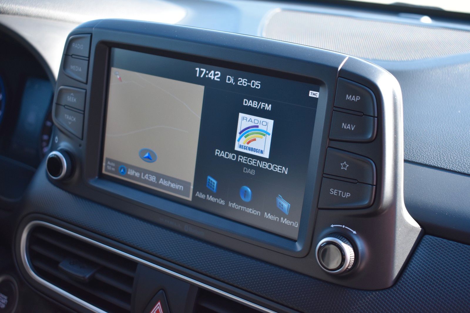 Fahrzeugabbildung Hyundai Kona Premium 4WD HUD LED ACC Automatik 1.Hand