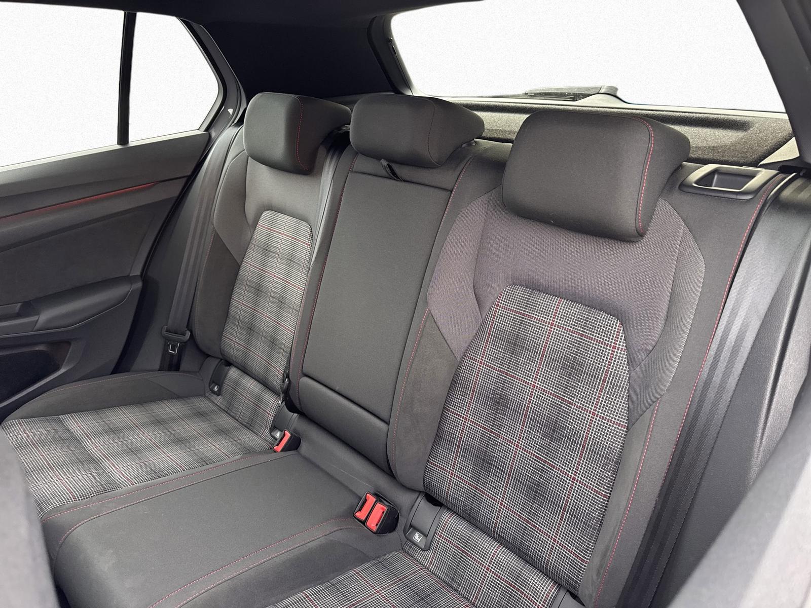 Volkswagen Golf VIII GTI 2.0 TSI 7-DSG NAVI KLIMA PDC
