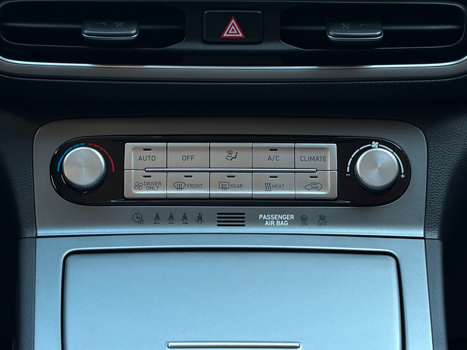 Fahrzeugabbildung Hyundai KONA E Edition 30+ Wärmepumpe ACC Krell CarPlay