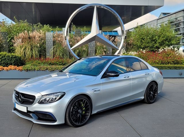 MERCEDES-BENZ C63 AMG *Perf-AGA*Burmester*360°*COMAND*