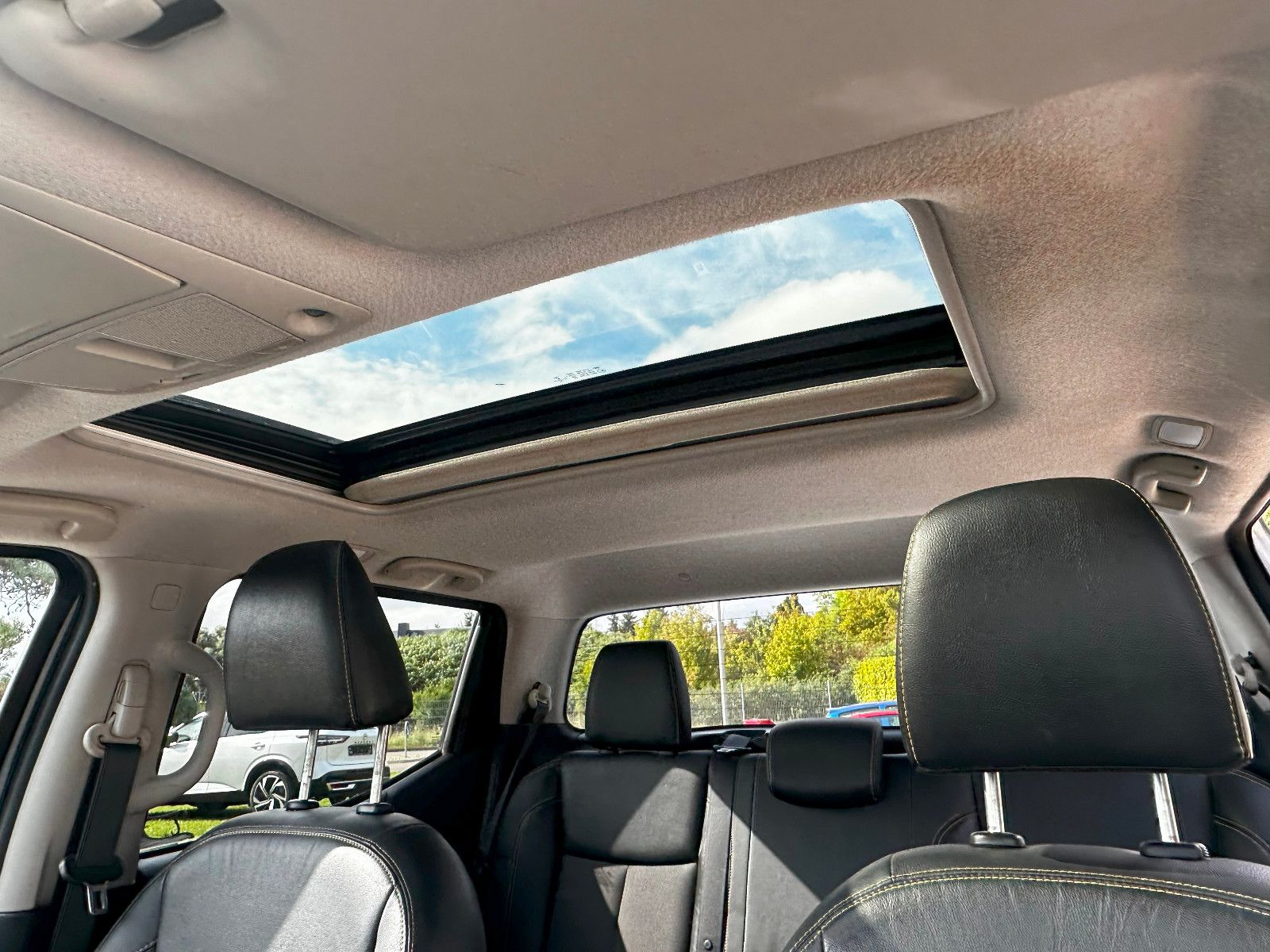 Fahrzeugabbildung Nissan Navara NP300 N-Guard Double Cab 4x4