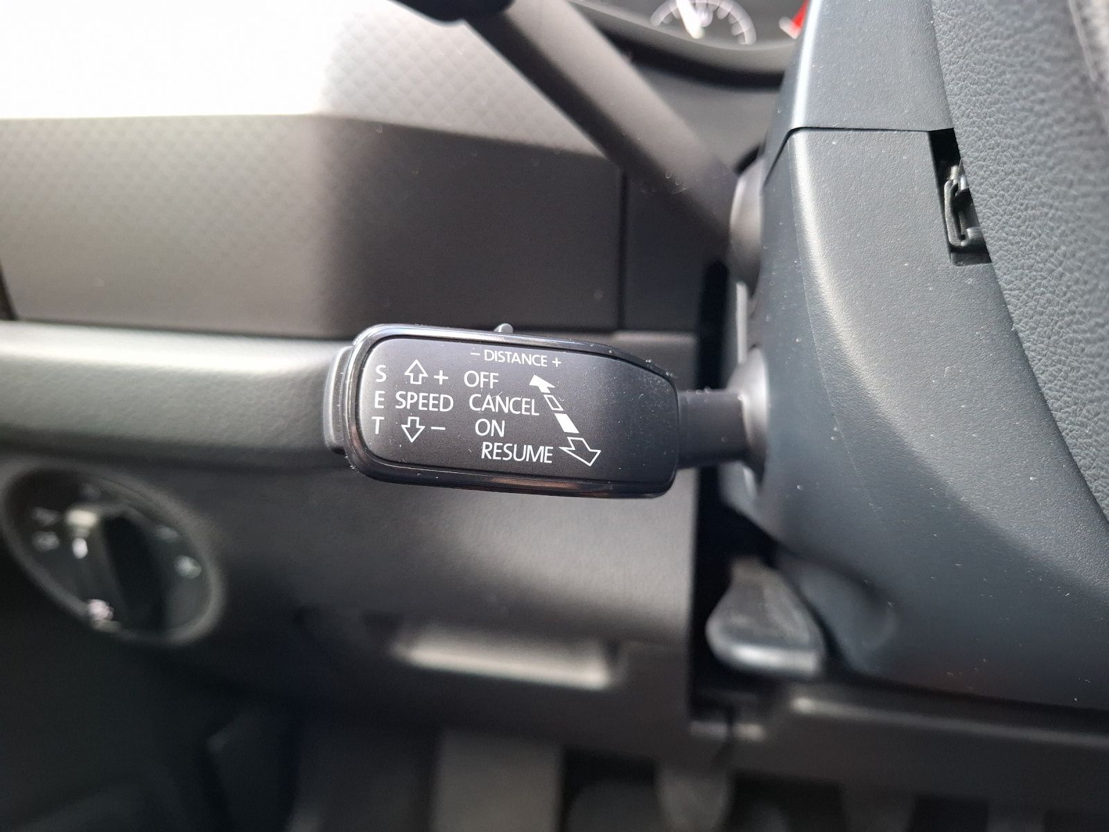 Fahrzeugabbildung SKODA Kodiaq TSI Clever Matrix AHK Navi ACC RFK SH 19"