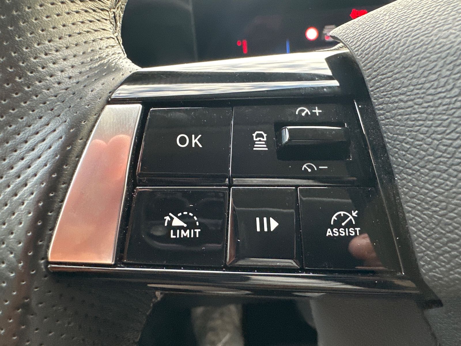 Fahrzeugabbildung Opel Astra SpT 1.5 D Automatik Business Elegance NAV
