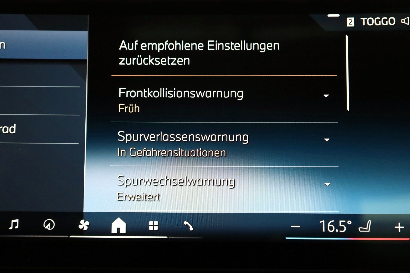 Fahrzeugabbildung BMW 520 d,Travel+Innov. Pak,Panorama,HUD, AHK el,+WR