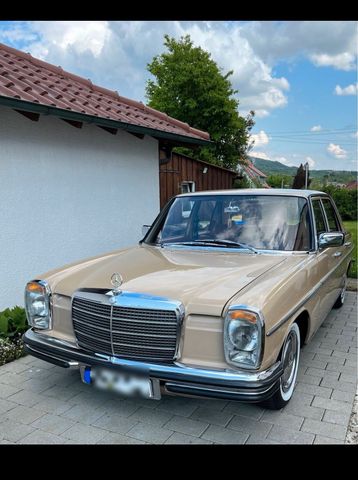 Mercedes-Benz Mercedes Benz 200 W115 Strich 8