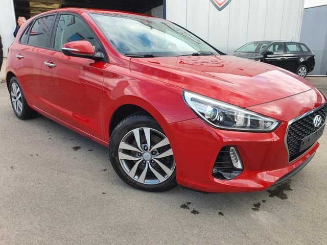 Hyundai i30 1.0 T-GDI *Euro6b * Navi * Camera * Clim *