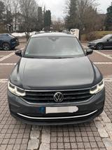 Volkswagen Tiguan 1.5 TSI UNITED DSG ACC - Volkswagen Tiguan UNITED mit Benzin-Antrieb