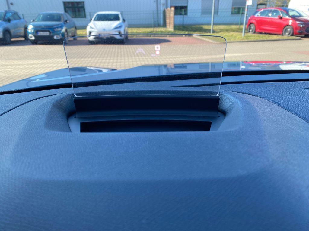 Fahrzeugabbildung Citroën C4 PureTech 130 S&S EAT8 SHINE *Sitzh. vorn*