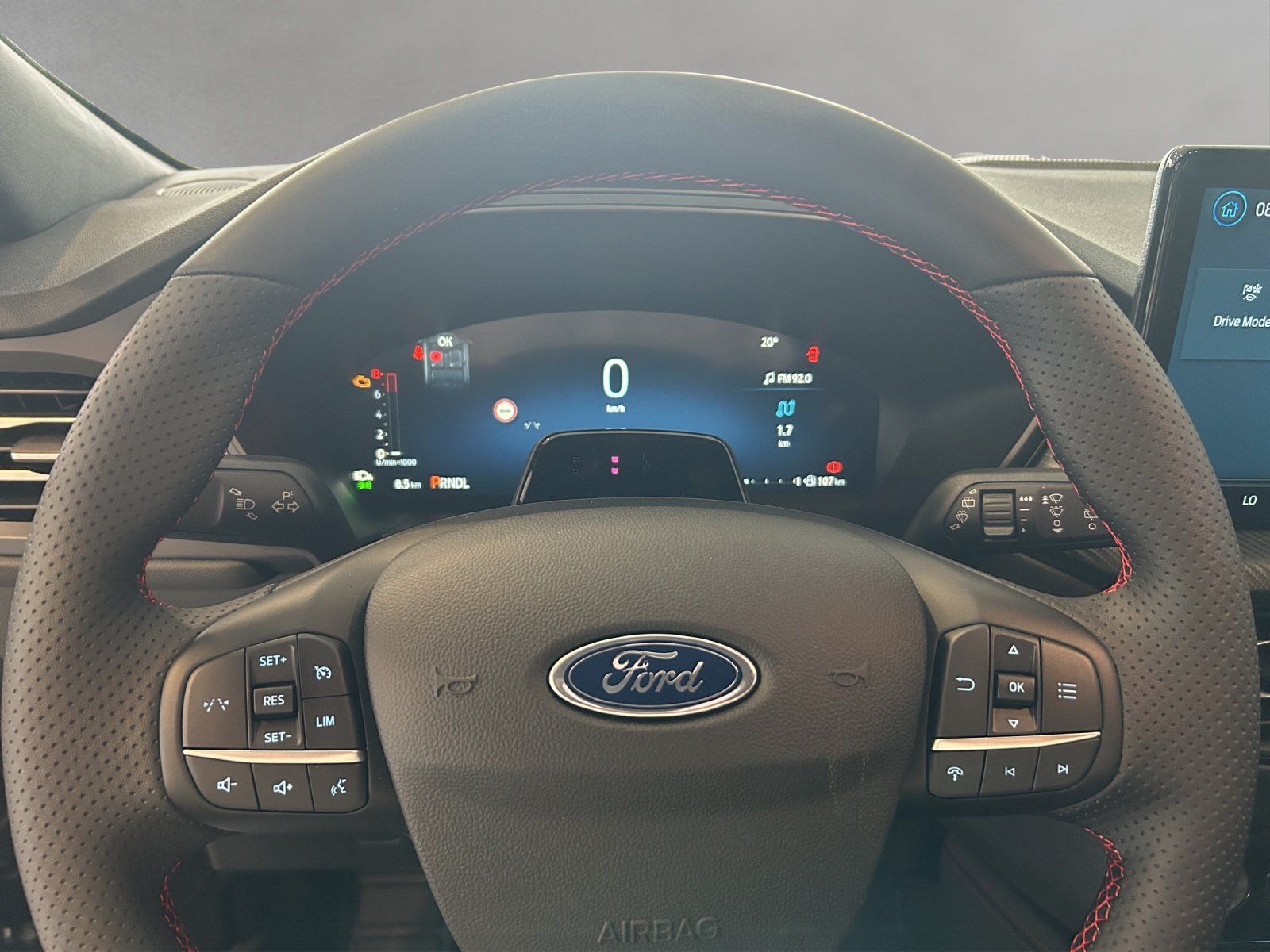 Fahrzeugabbildung Ford Kuga ST-Line 1,5 Automatik/5 Jahre Garantie