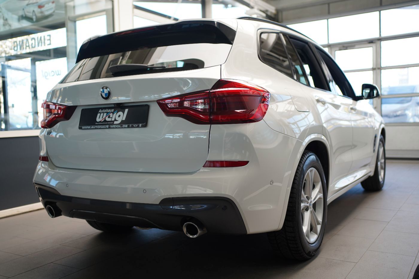 Fahrzeugabbildung BMW X3 xDri 20d M-Sport LED+AHK+Driving&ParkingAssis