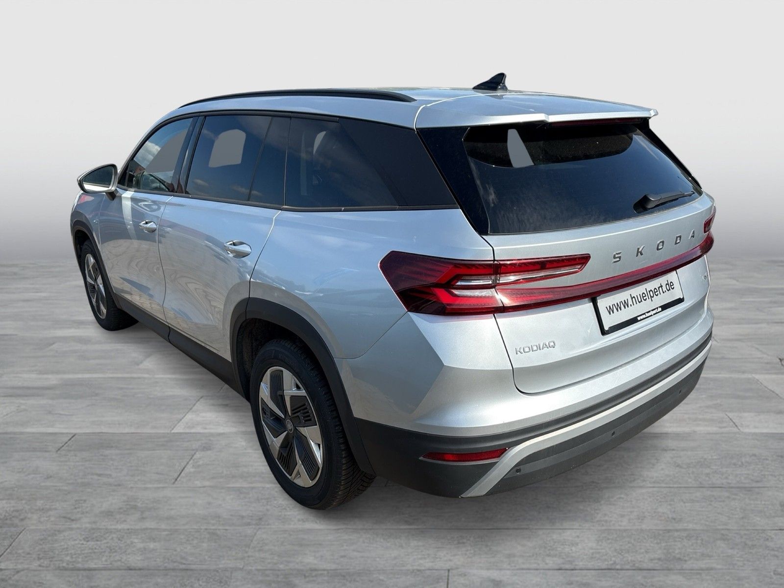 Skoda Kodiaq 2.0 SELECTION 4X4 7SITZE AHK CAM ACC LM18 imagem 3