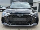 Audi RS3 2.5 TFSI quattro +PANO+MATRIX+ - mit Benzin-Antrieb: Limousine, Automatik