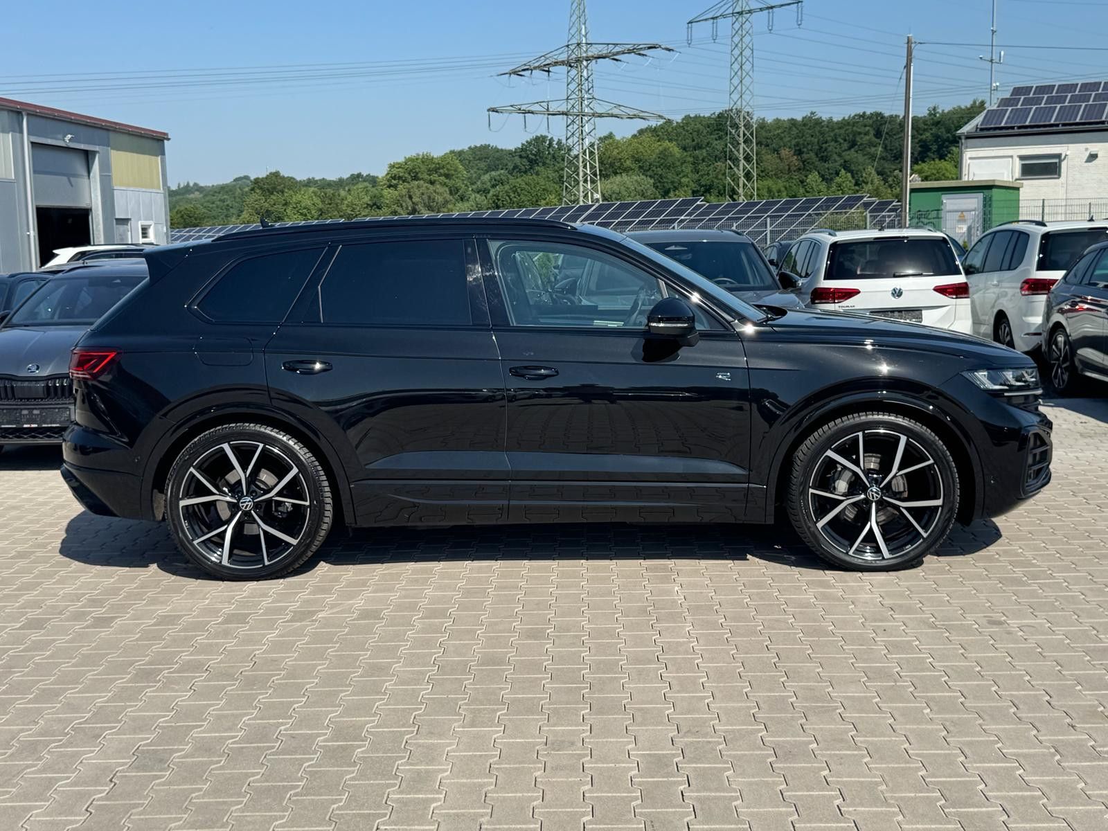 Fahrzeugabbildung Volkswagen Touareg 3.0TDI 4M R-Line VOLL Black 22" UPE 114T