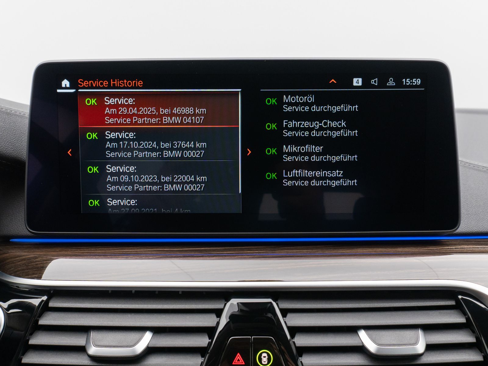 Fahrzeugabbildung BMW 520d Luxury Line Kamera DAB H/K DisplKey Alarm