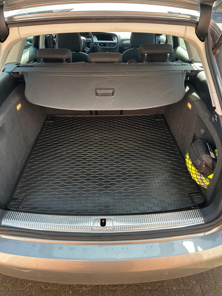 Audi A4 2010 — photo 7