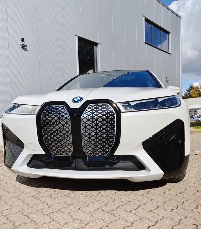 Image of BMW iX