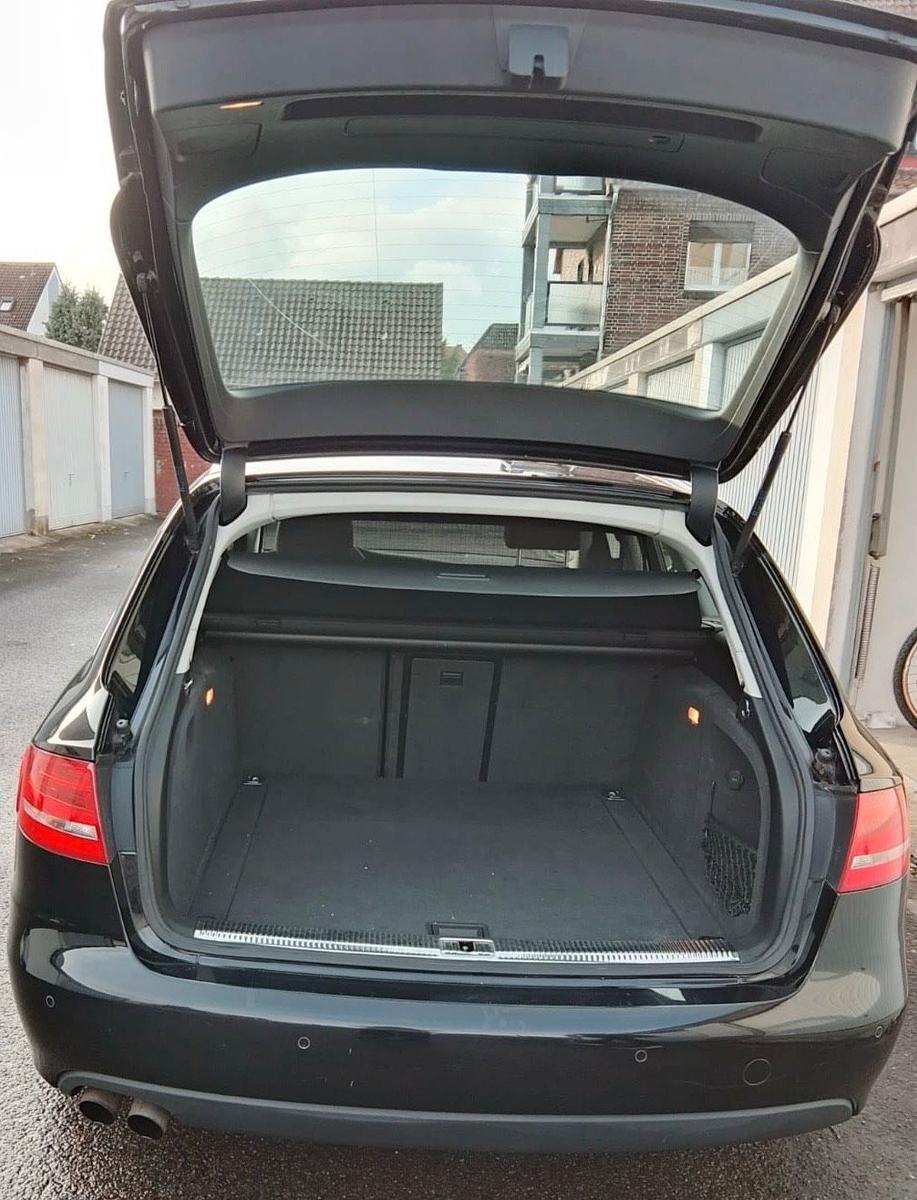 Audi A4 2009 — interior