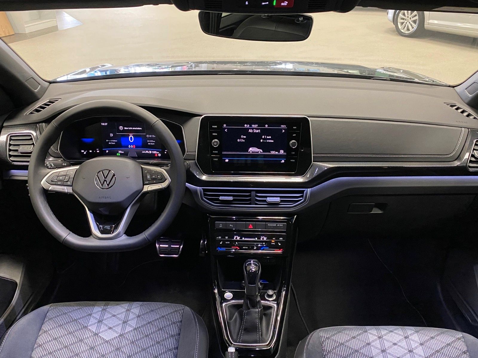 Fahrzeugabbildung Volkswagen T-Cross 1.0 TSI DSG R-Line+NAVIGATION+MATRIX+ACC