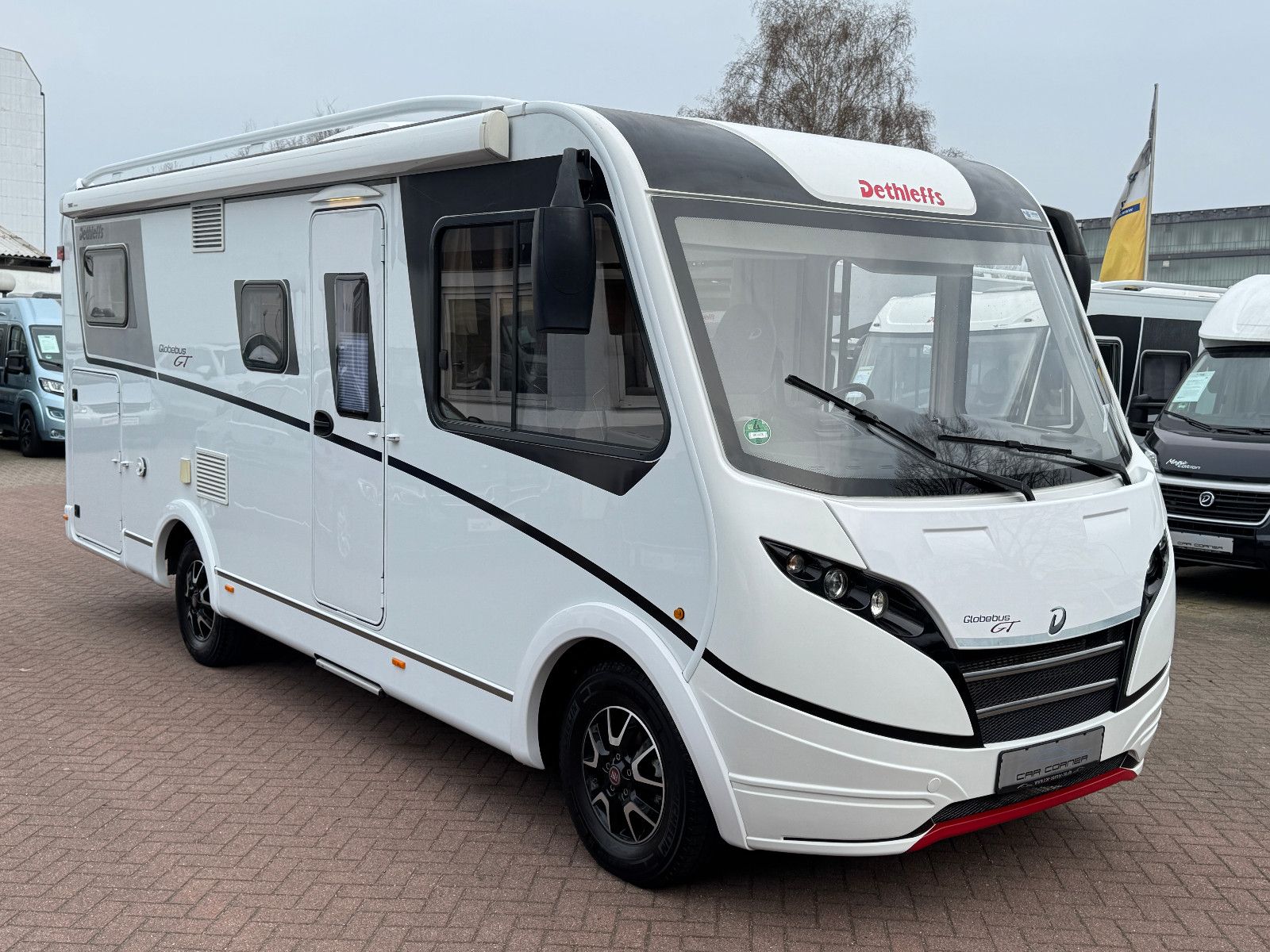 Fahrzeugabbildung Dethleffs Globebus I 006 GT PAKET WHITE 9GT SAT DACHKLIMA